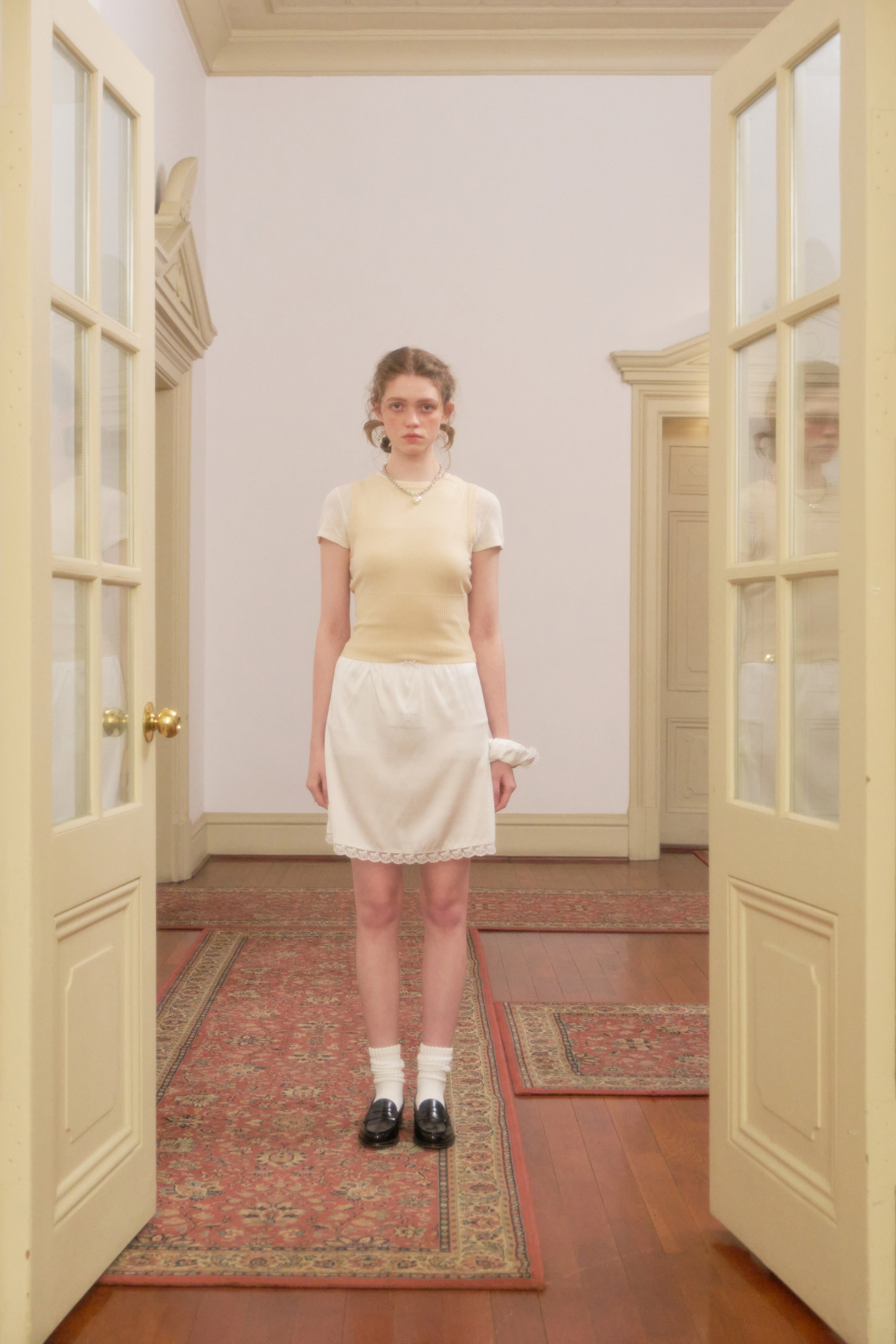 (자사몰 Exclusive) Ribbon&#039;s Dream Silk Slip Skirt (White)